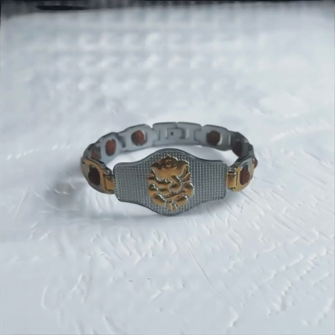 Round view of dual tone Ganesha Rudraksha bracelet gold silver plated